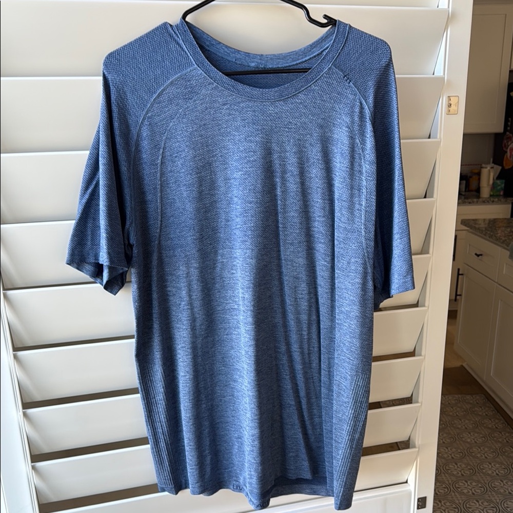 Men’s lululemon shirt